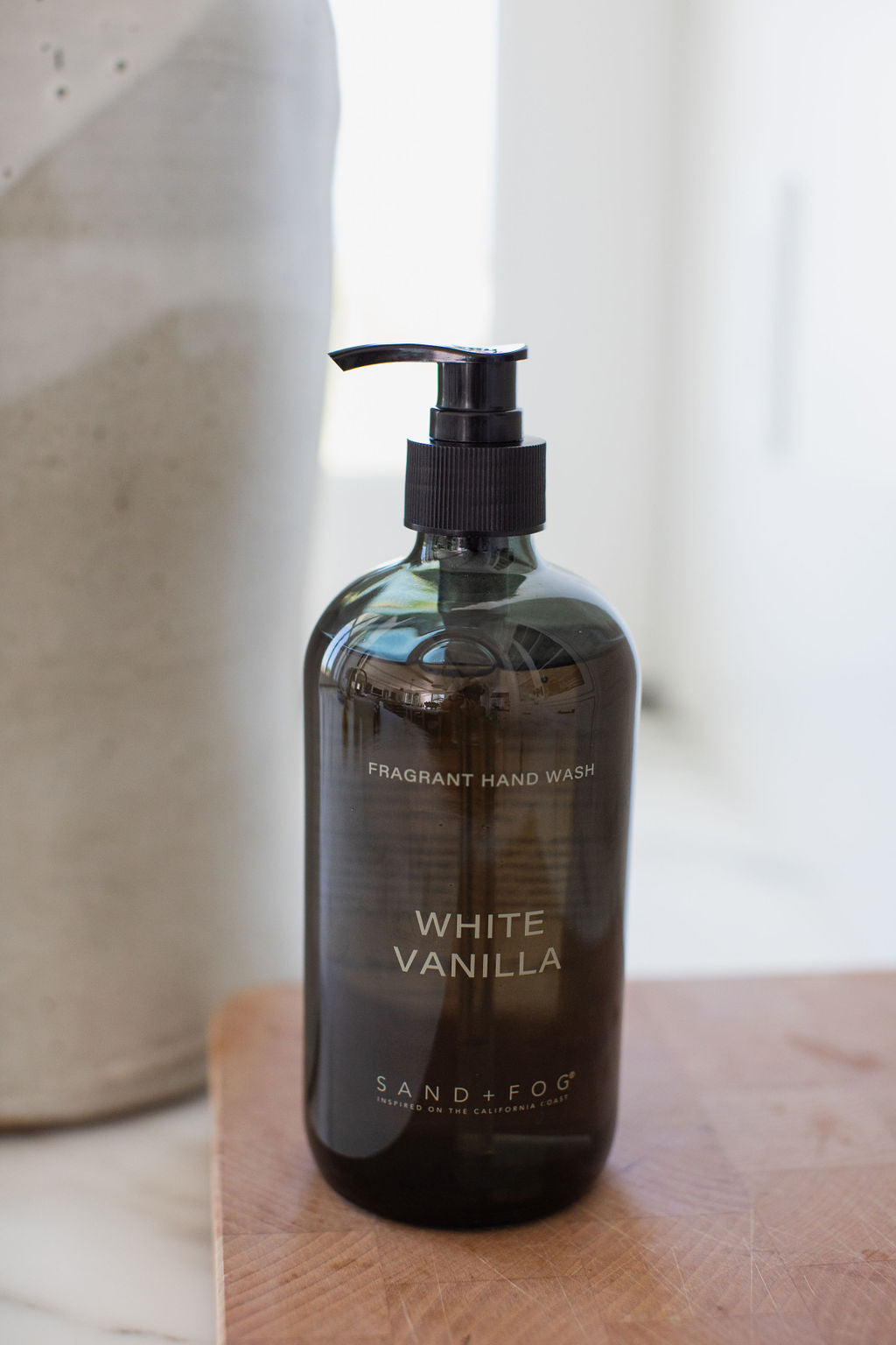 Sand Fog White Vanilla 15.7 oz Liquid Hand Soap - Image 3